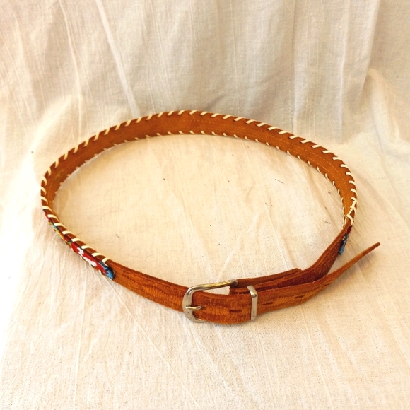 🐾 HOST PICK 🐾 Western style beaded leather belt, size 34 - Picture 2 of 8